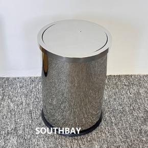 Hotel bathroom bin with swing lid 